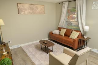 Comfortable and Calm Stay in Columbus - 9