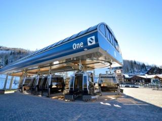 Vail Village Hotel Room With 2 Queens - 9