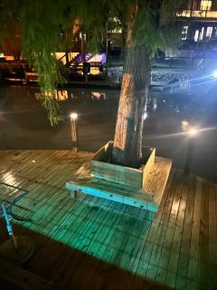 Cozy Newly Renovated Modern Lakehouse - 8