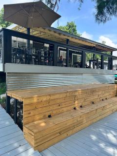 Cozy Newly Renovated Modern Lakehouse - 2