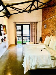 Cosy stay at 371 Craftsmanship Maboneng - 8