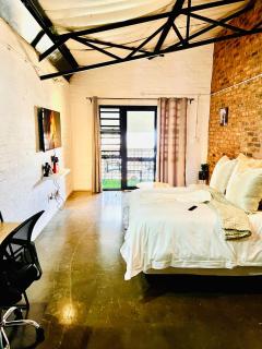 Cosy stay at 371 Craftsmanship Maboneng - 9