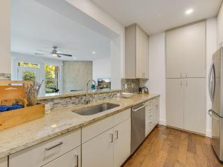Condo in Austin- near Downtown! - 9