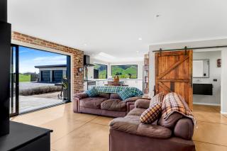 Kakepuku View and Spa Retreat - Te Awamutu - 3