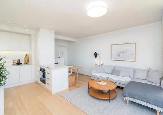 Shoreline Retreat - Ocean Views - 2 King Beds - 2