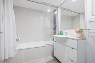 City Heart Comfort Spacious 2BR 2BA Apartment - 8