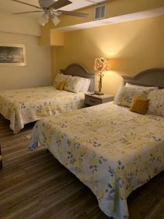 Coastal 1 BR Retreat- steps from the Beach, Sleeps 4 - 5