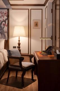 Contemporary Eastern 1BR 5 min BTS| All Essential - 7