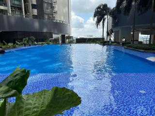 Jade Homes at R&F - free WiFi & 1 carpark - Dual-Key - 3