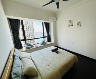 Mahogany Homes at R&F - free WiFi and 1 Car Park - 4