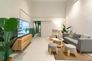 Cozy 3BR for 8 People, 5Mins from MRT Huai Khwang - 0