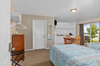 2 Cozy Combined Family Studios - Lake City - 2