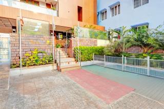 Super Townhouse Seethammadhara Junction Formerly Vijaya Residency - 1