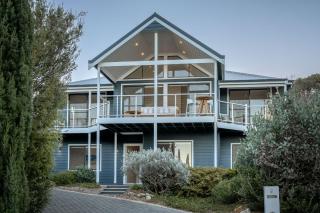 Jay's Beach House I Private Properties - 0