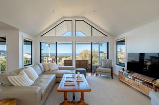 Jay's Beach House I Private Properties - 8