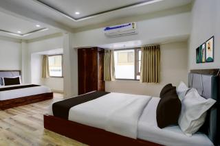 Super Collection O Shri Sai Baba Temple Formerly Hotel Maitreya - 9