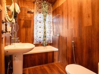 Moustache Houseboat Srinagar - 8