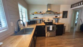 Group-Ready West End Duplex - Save Big Midweek - 9