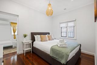 Stylish 3-Bedroom Home near Scarborough Beach - 9