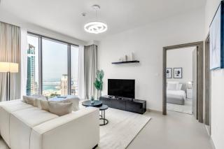 Stylish Coastal Living with Premium Amenities - 7
