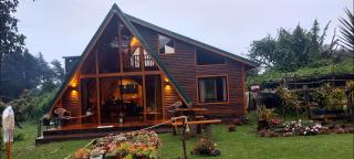 Magic Cabin in Jardín de Dota A real Costa Rican Farm experience with Breakfast included Trout fishing in the lagoon Fruit tasting & beautiful garden with farm animals - 0