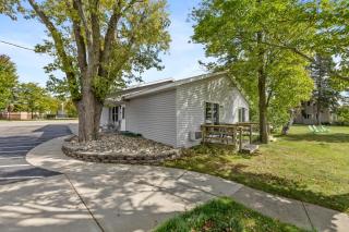 11 Family Lakefront Studios on Lake Missaukee - Sleeps 40 - 9