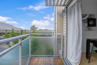 Spacious 2BR Garage 1 Stop on train to Eden Park - 5