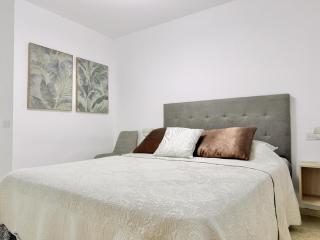 Playa Del Duque Beachside - Renovated 1BR Apartment, PD1 - 8