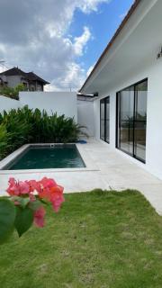 Villa Putih - 1