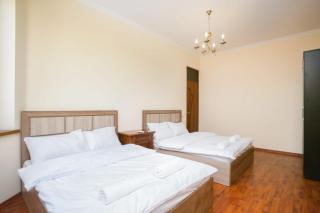 Sunny 3 Bedrooms Large Apartment with 2 Baths , Great View - 2