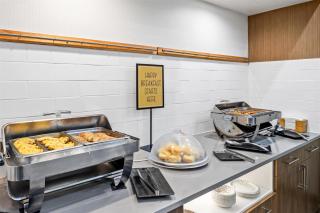 Hampton Inn & Suites Farmington - 3