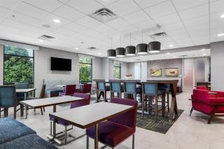 Hampton Inn Front Royal - 6