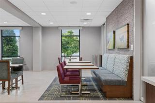 Hampton Inn Front Royal - 3