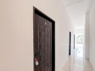 RedDoorz near Alun Alun Tanjunganom Nganjuk 2 - 5