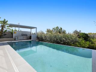 Salt Beach Escape - Coastal Reserve views and Pool - 6