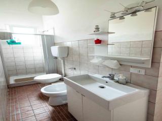 Seafront Apartment in Villa with Swimming Pool and Parking - 7