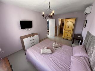 Villa with private pool, only 7 min to the beach - 1
