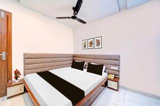Super Townhouse LIG Main Road Indore - 3