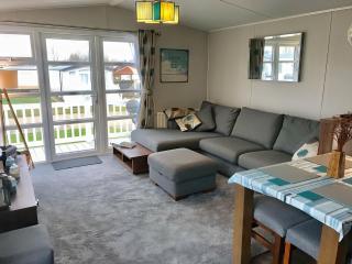 Hopton Holiday Village - Holiday Accommodation 632 - 9