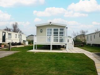 Hopton Holiday Village - Holiday Accommodation 632 - 0