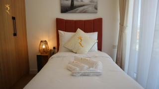 Luxury 2BR in Masdar City with Poolside - 1