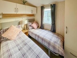 Holly's Lodge - 3
