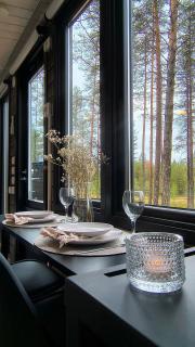 Lapland Landscape Cabin with Nature View, Sauna, Fireplace & Kitchen, Ylläs, Äkäslompolo, Riverside Village - 1