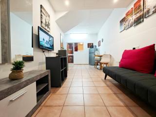 Corner view 1 - 6