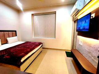 Hotel RN Residency - Near Prem Mandir Vrindavan - 5