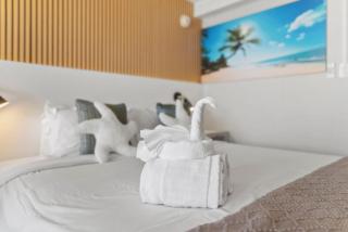 Waikiki 30FL Luxury Studio with Majestic Ocean Fireworks - 1