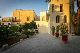 Historic Palace Apartment Near Otranto Coastline - 9