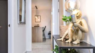 Stylish Liverpool Apartment with Parking & Balcony - 7