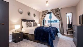 Stylish Liverpool Apartment with Parking & Balcony - 1