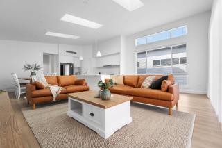 Stunning Seymour - 3 Bed 2 Bath - Amazing Location - 0